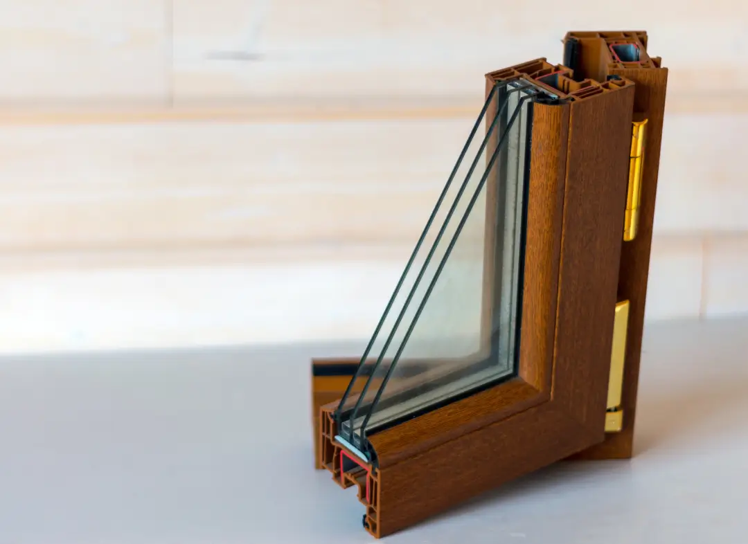 Installation de fenêtre en bois sur mesure Calvisson